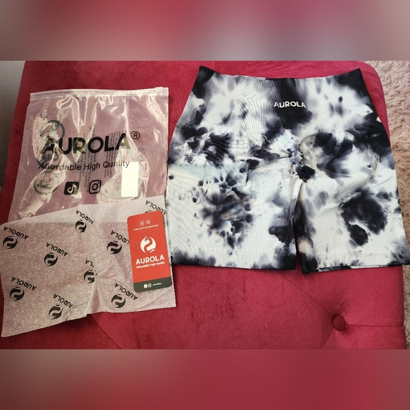 Aurola Women's Tie-Dye Bike Shorts - Picture 4 of 5